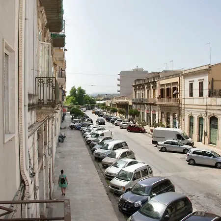 My House * Szirakúza